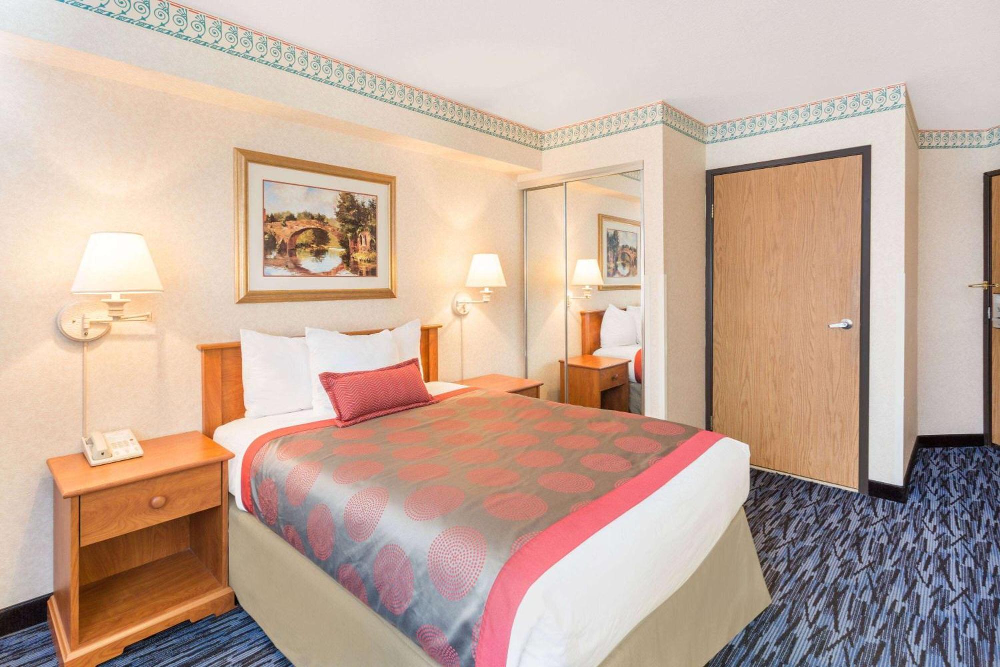 Hotel Ramada By Wyndham Kent Seattle Area Extérieur photo