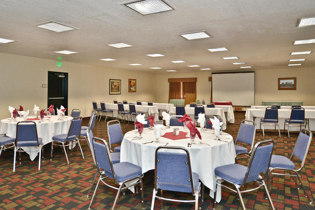 Hotel Ramada By Wyndham Kent Seattle Area Extérieur photo