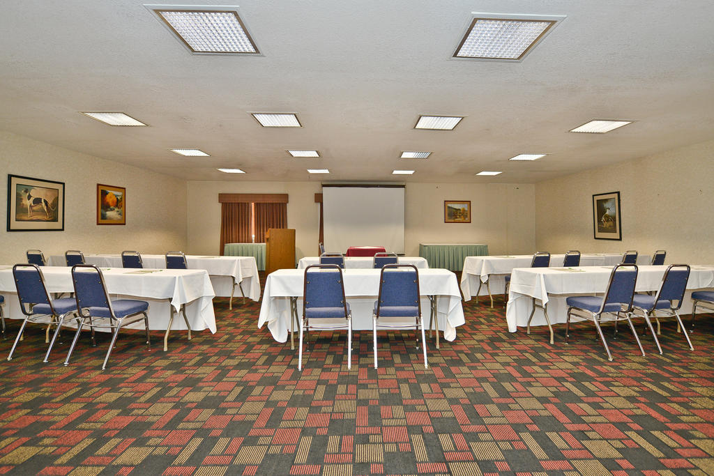 Hotel Ramada By Wyndham Kent Seattle Area Extérieur photo